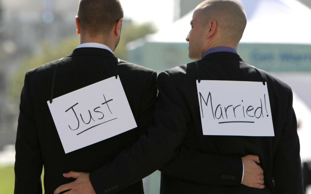Arizona now becomes the 31st state to allow same-sex couples to marry!!